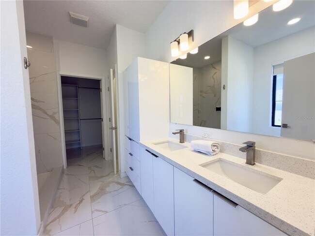 Building Photo - 6380 Chorus Dr