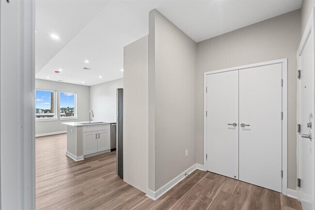 Building Photo - 475 Communipaw Ave