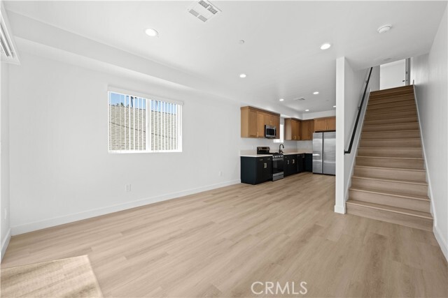 Building Photo - 1039 W 43rd St