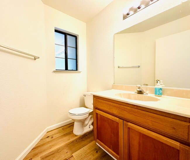 Building Photo - 1537 Yarberry Dr