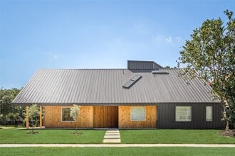 Building Photo - 4429 Woodside St