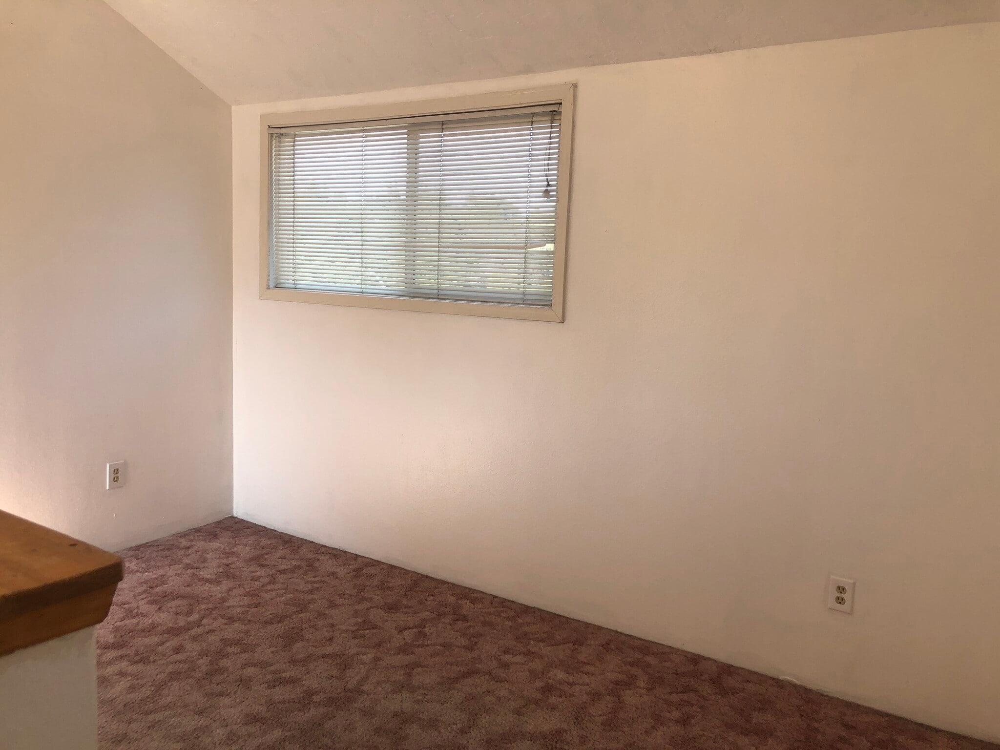 Building Photo - 1150 NE Lake St