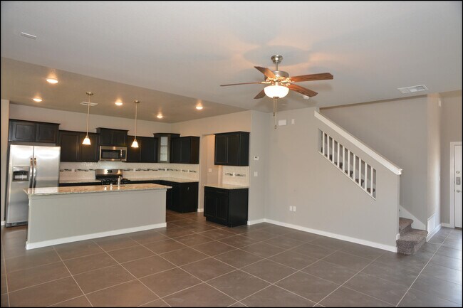 Building Photo - 945 Penrith St