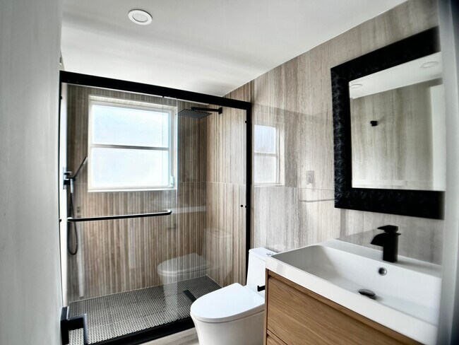 Building Photo - 3960 Oaks Clubhouse Dr