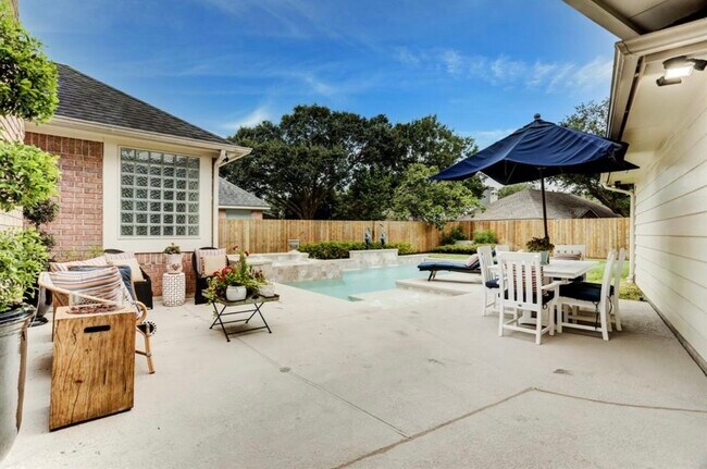 Building Photo - 5523 Island Breeze Dr