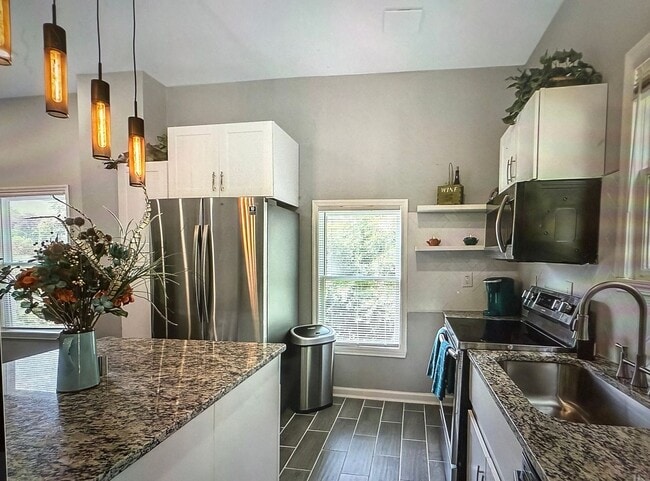 Building Photo - Charming 4BR House in Atlanta