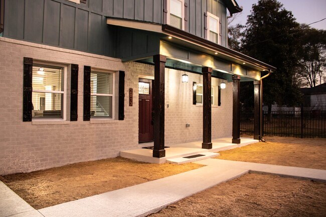 Building Photo - 2813 Mead Rd