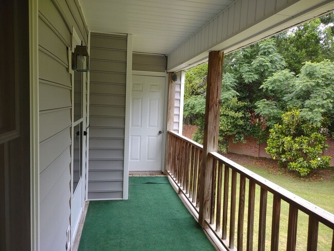 Building Photo - Adorable Two Bedroom Two Bath Condo - Just...