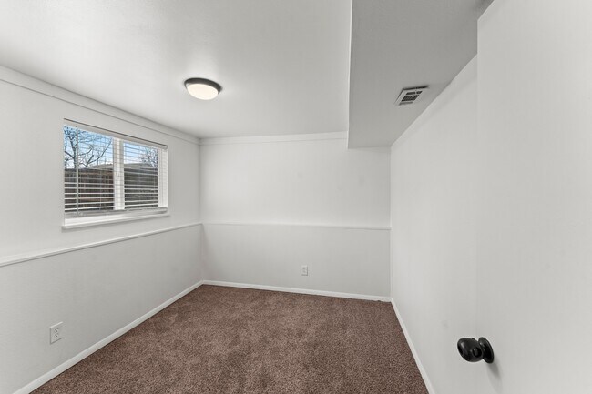 Building Photo - 4503 Bella Dr