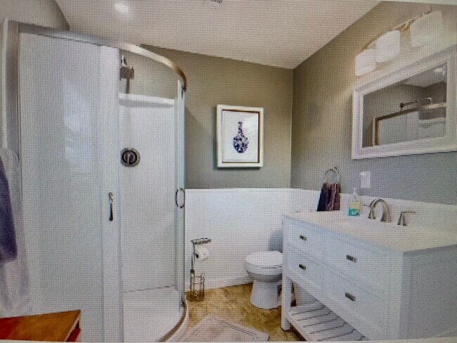 Building Photo - 6410 Lincoln Rd