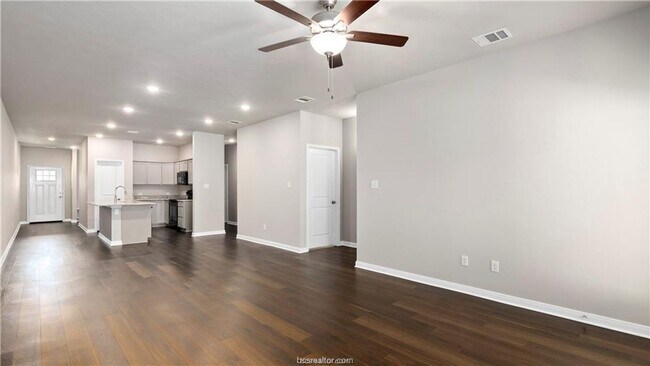 Building Photo - 3007 Stevens Dr