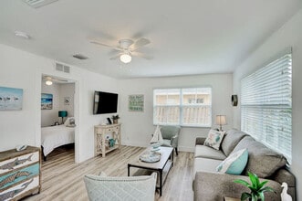 Building Photo - 3316 SE 4th St