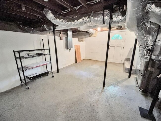 Building Photo - 6058 Harleston Rd NE