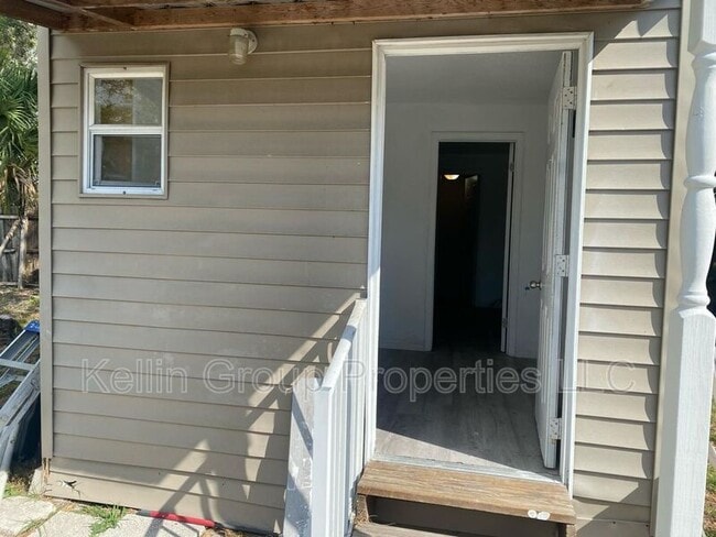 Building Photo - 5701 Middlesex Dr