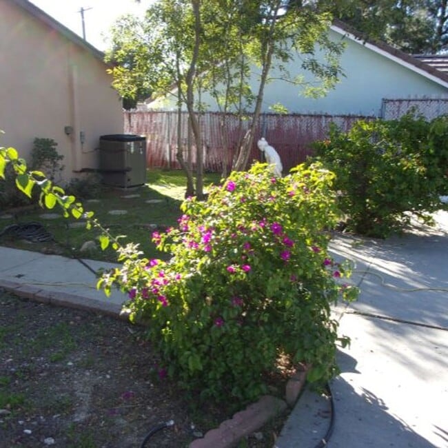 Building Photo - Spacious Private Home with Pool on Nearly Half an Acre