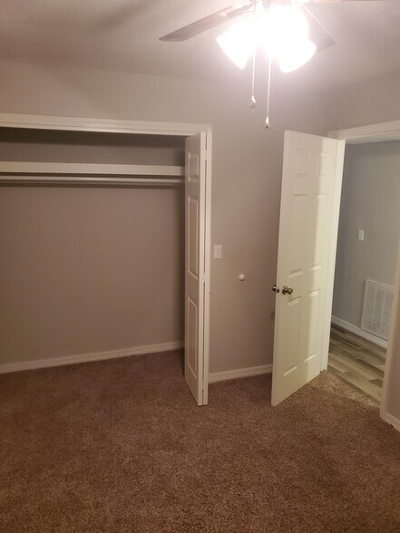 Building Photo - 826 Hardy Springs Cir