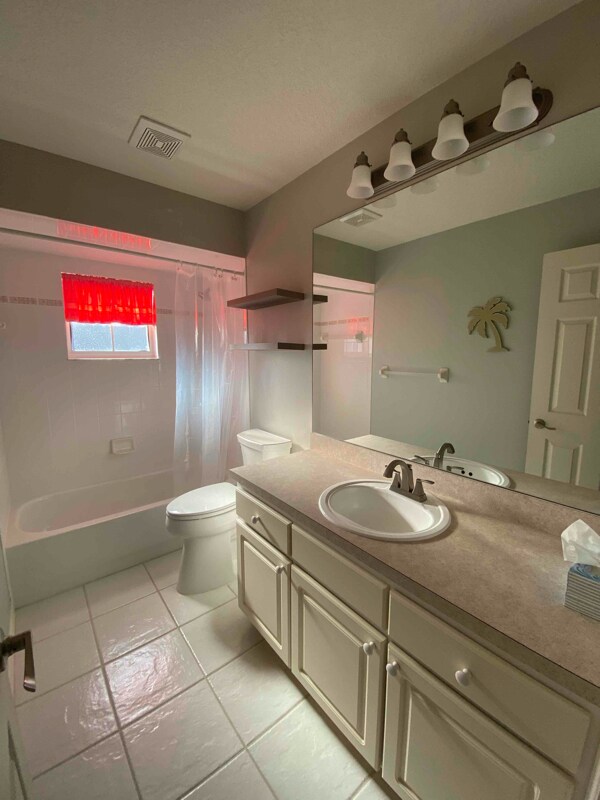 Building Photo - 3915 E Lake Todd Dr