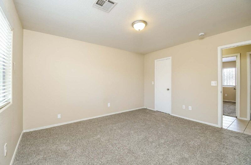 Building Photo - 3143 W Roeser Rd