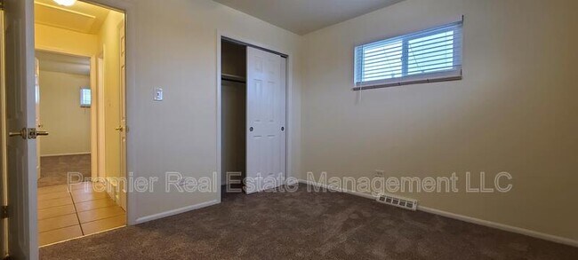 Building Photo - 4473 E Jewell Ave