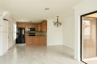 Building Photo - 1096 N Hiatus Rd