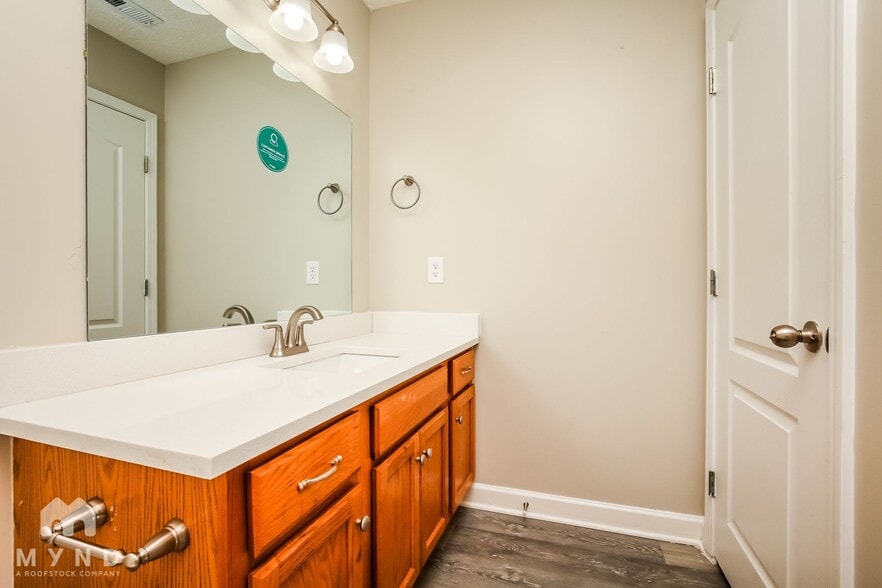 Building Photo - 1634 Beaconcrest Cir