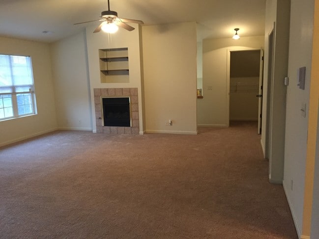 Building Photo - Maison de la Trace