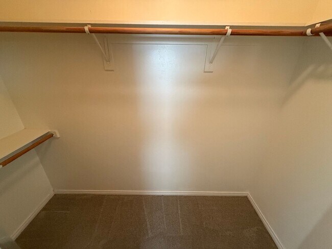 Building Photo - Stylish Southwest Bakersfield Home with Do...