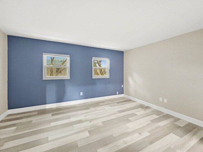 Building Photo - Modern & Bright Living in South Pasadena – Your Coastal Retreat!