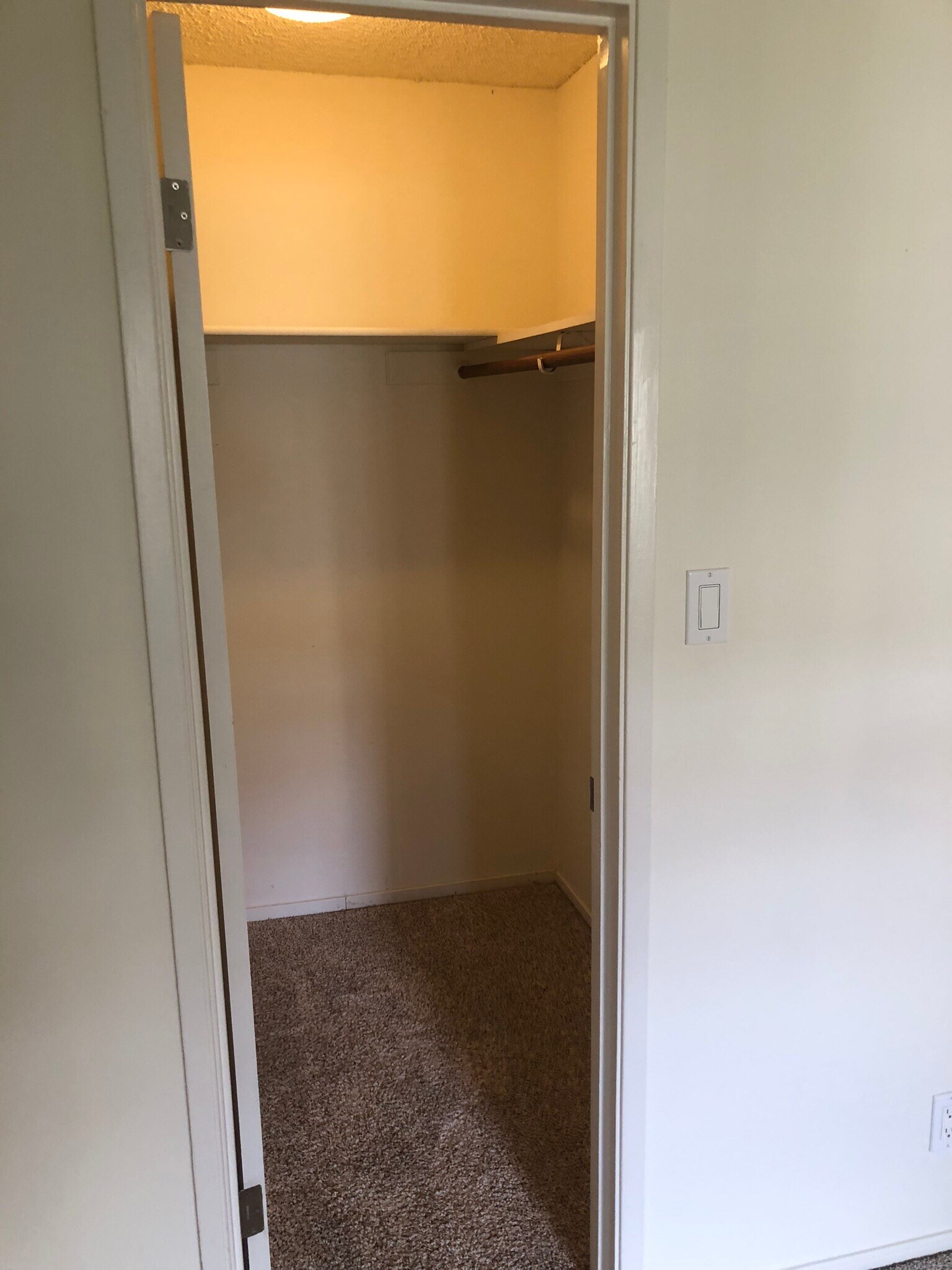 Building Photo - 100 Kinross Dr