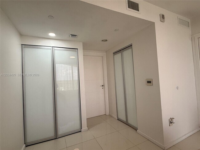 Building Photo - 5300 Paseo Blvd