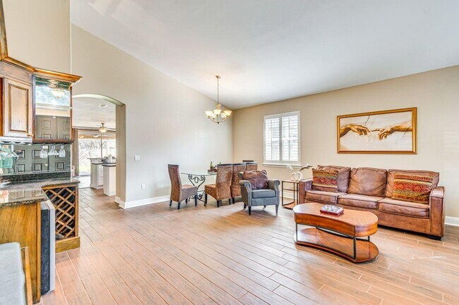 Building Photo - 895 Solimar Way