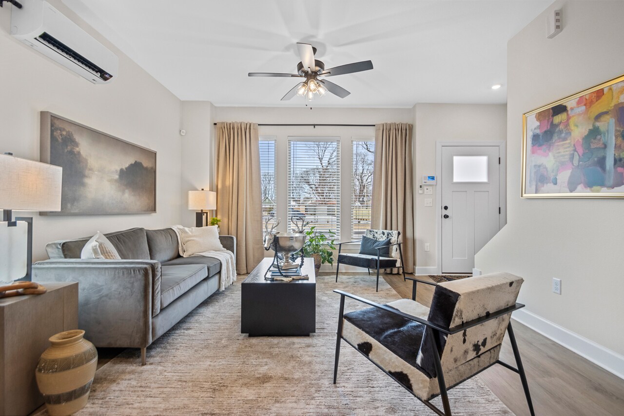 Building Photo - 111 W 4th St