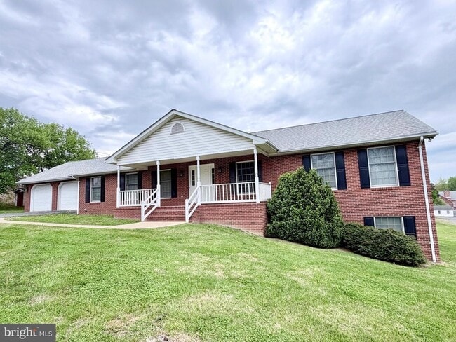 Building Photo - 78 Brook Creek Rd