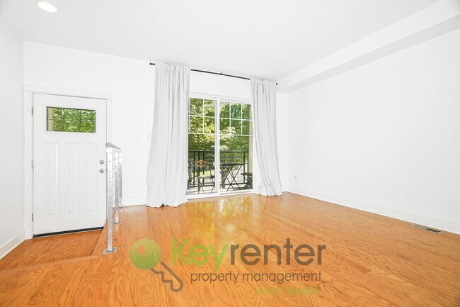 Building Photo - Modern Comfort Meets Classic Seattle Charm