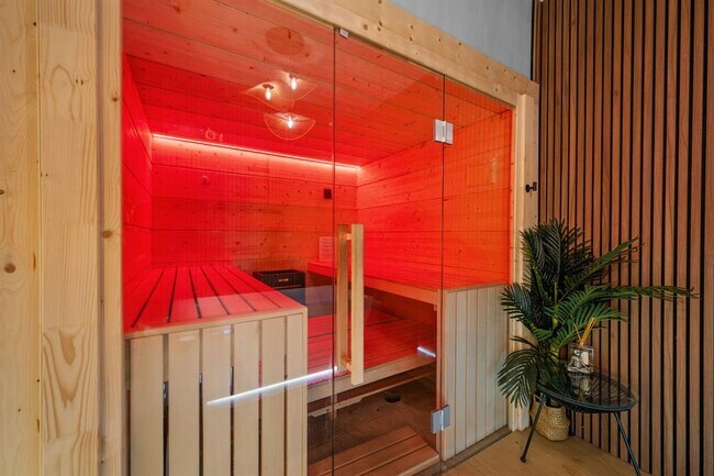 Building Photo - 2505 Thornton Rd