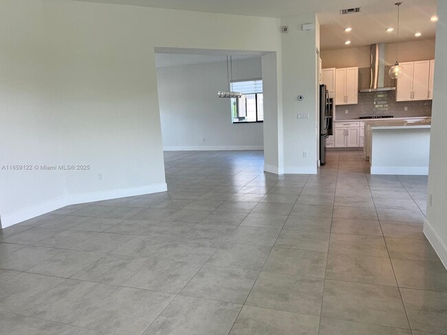 Building Photo - 10970 Pacifica Wy