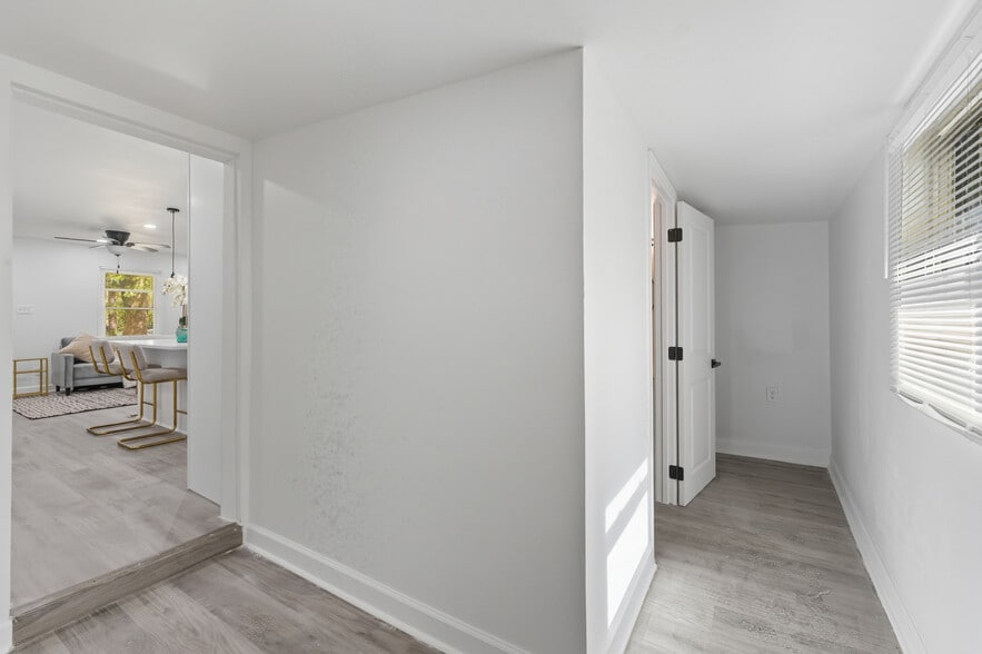 Building Photo - 3192 Oakcliff Rd NW