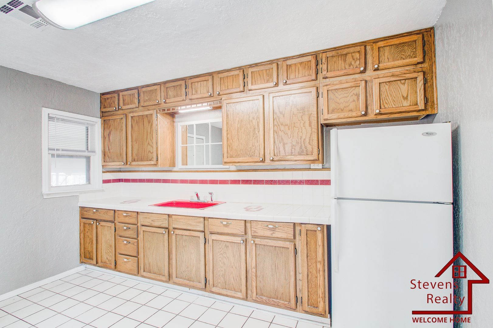 Building Photo - 815 SW H Ave