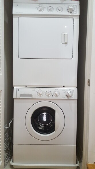 Washer/Dryer - 4418 Longfellow St