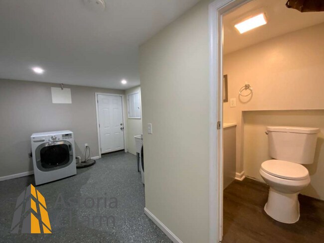 Building Photo - 3 Bedroom 1.5 Bath Baltimore Home with Finished Basement and Fenced Yard