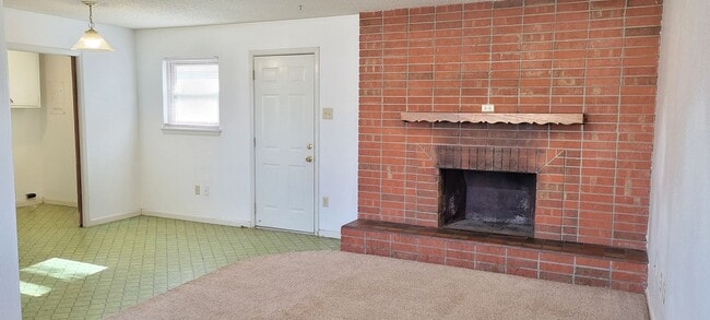 Building Photo - re1417