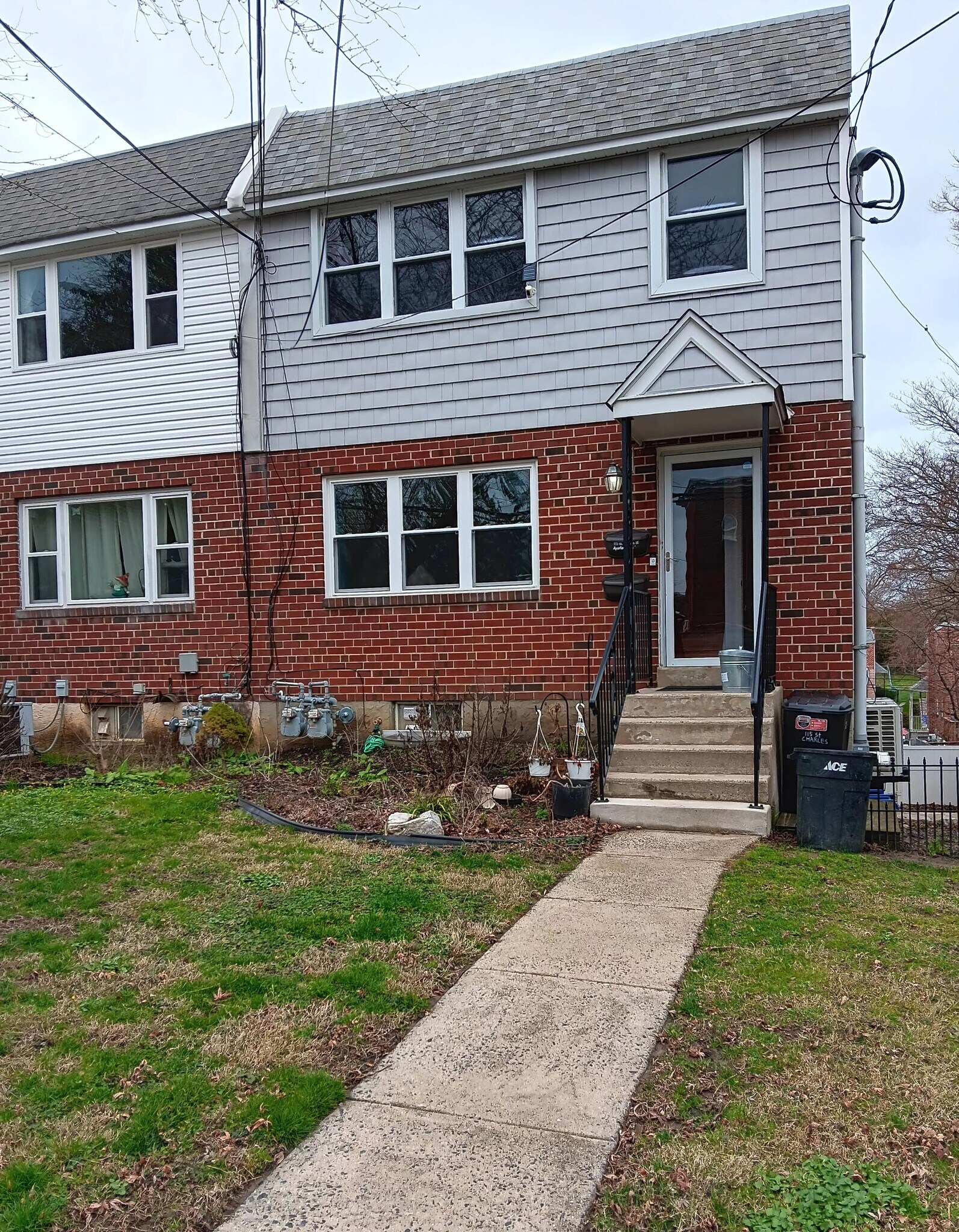 Building Photo - 115 Saint Charles St