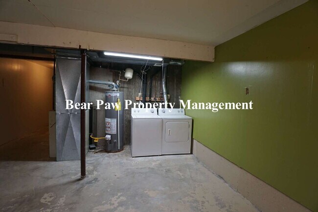 Building Photo - Cute Condo in North Evergreen!