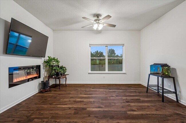 Building Photo - 4786 Barrett Oaks Dr