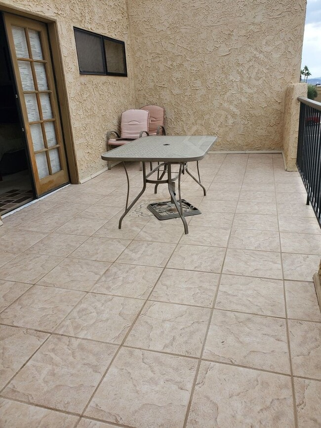 Building Photo - FURNISHED WITH POOL JANUARY - MARCH 2026
