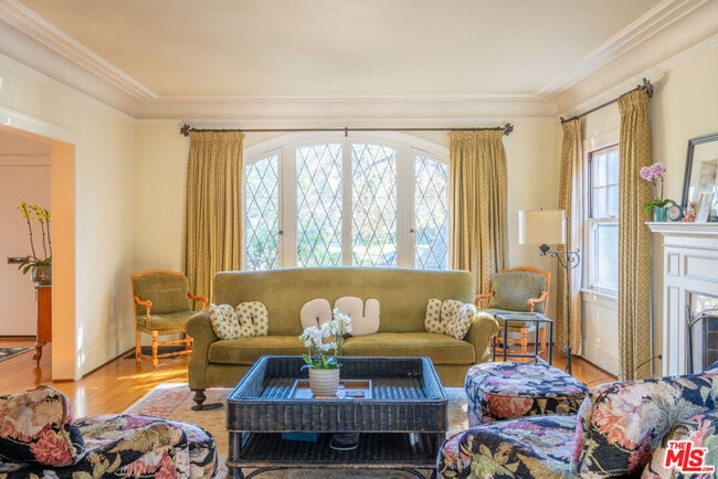 Building Photo - 149 N Van Ness Ave