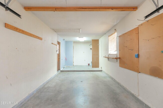 Building Photo - 9924 Minuteman St