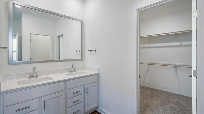 Building Photo - 1813 Walnut Grv Bnd