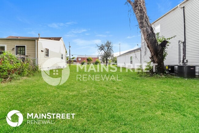 Building Photo - 2913 Dumesnil St