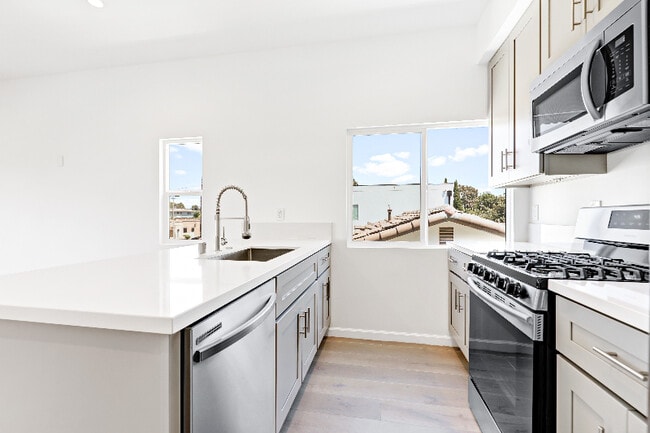 Building Photo - 5232 W 20th St